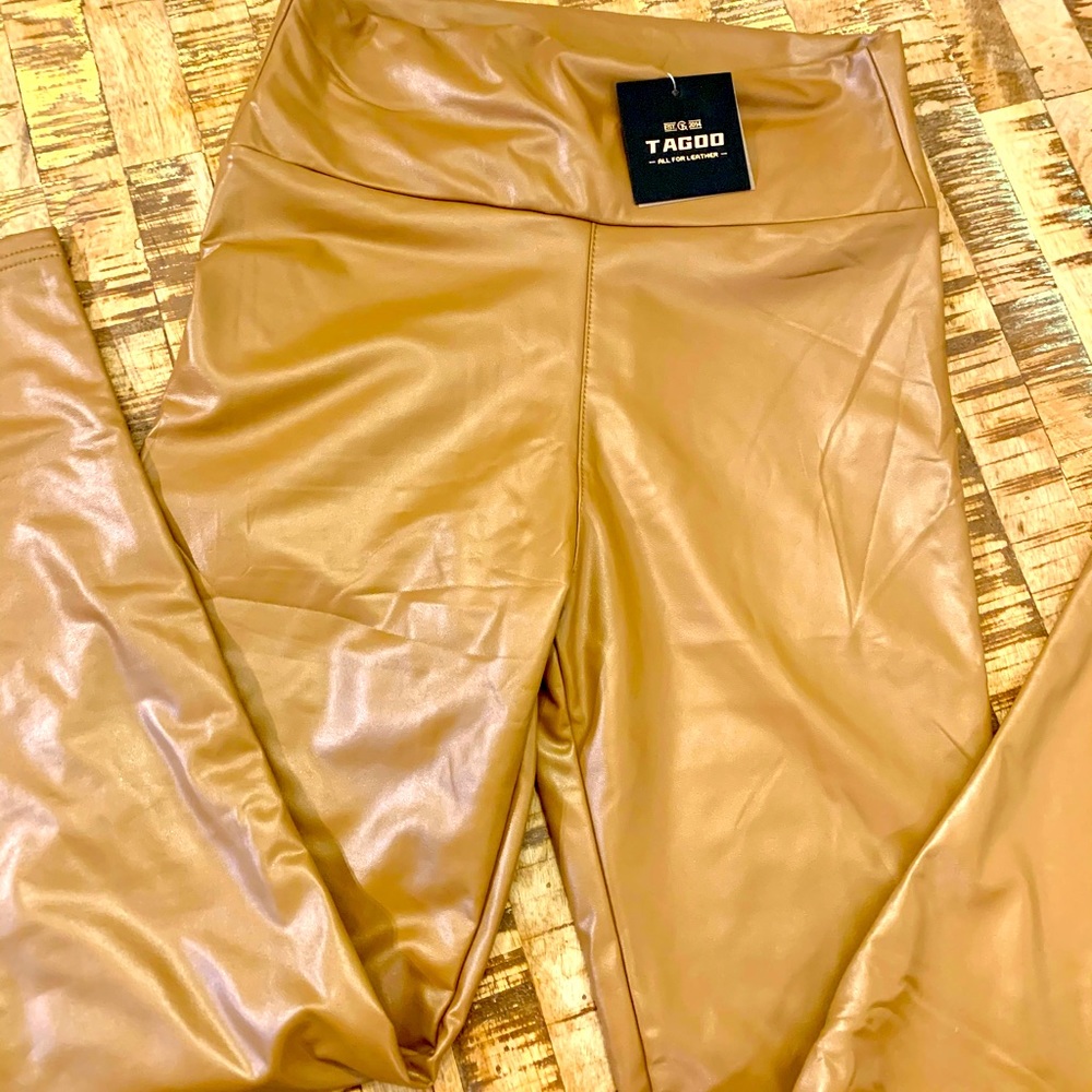 Women’s faux leather leggings